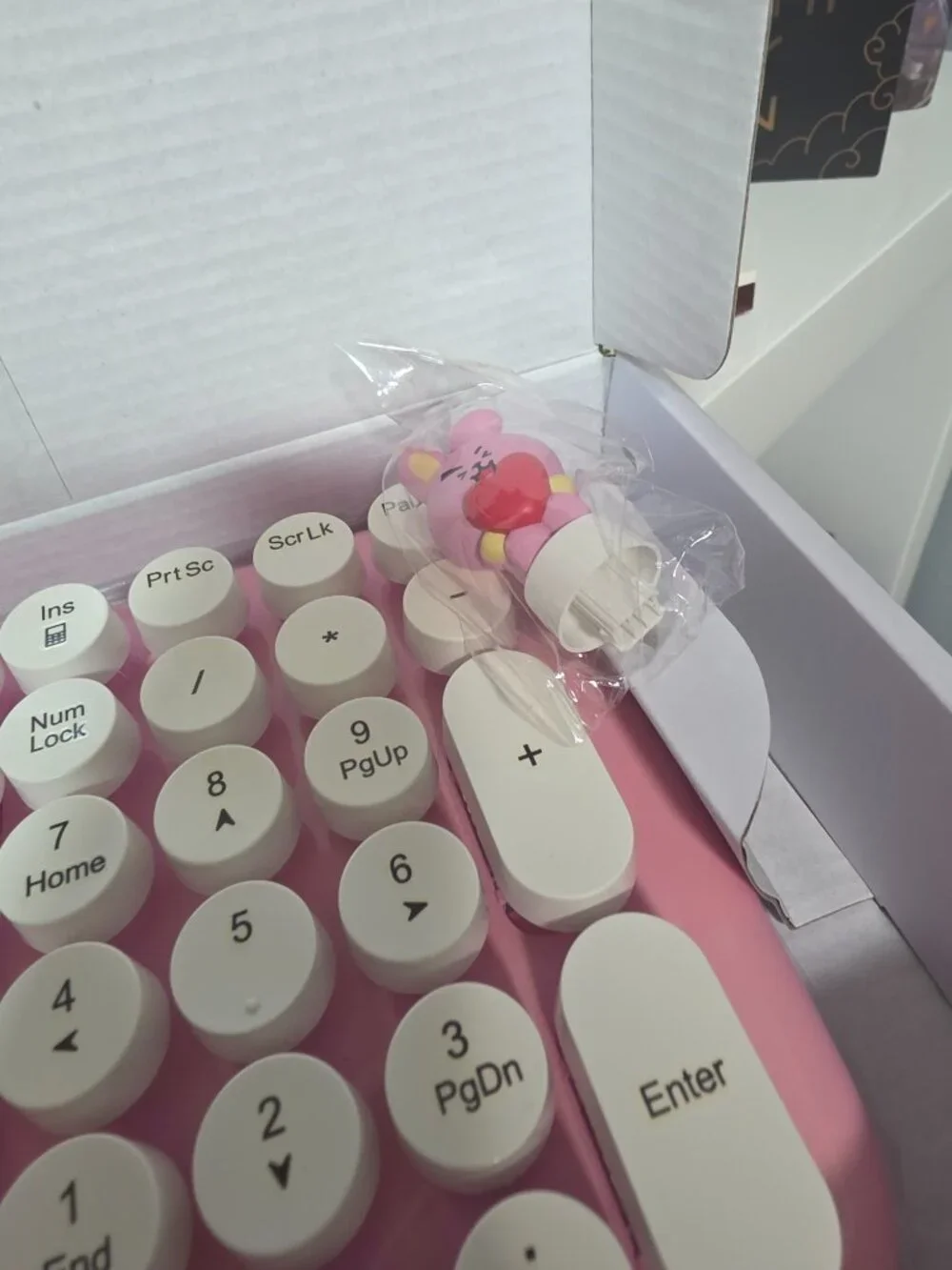 Official BT21 x Royche Wireless Retro Keyboard - Cooky (With Sealed ESC Keycap)